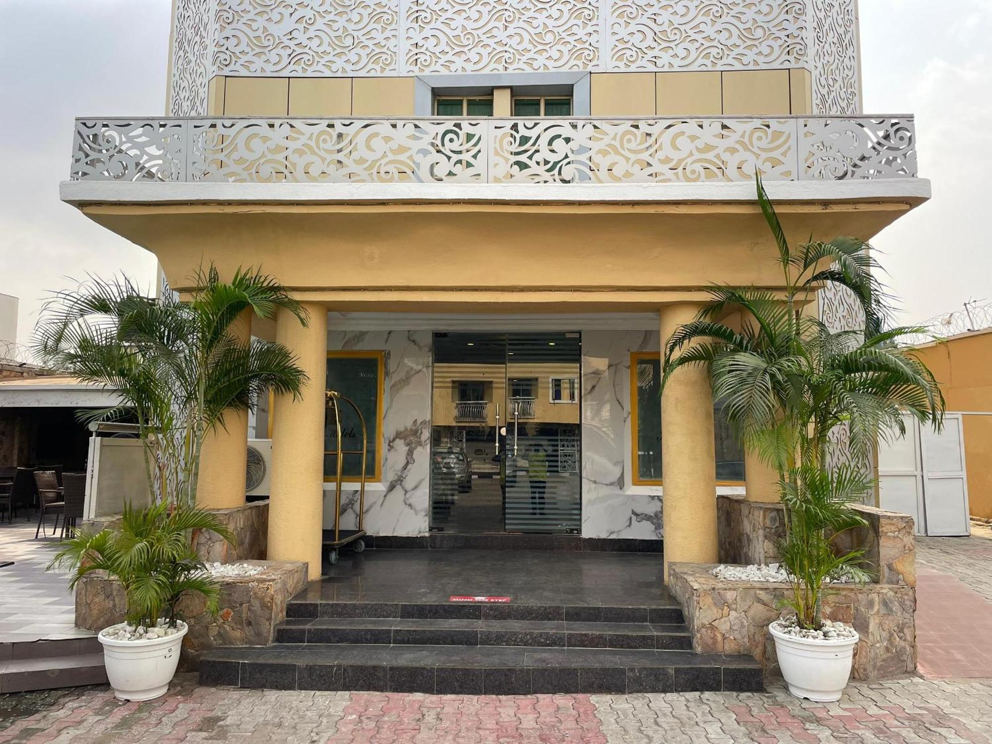 Presken K-One Hotel Ikeja Exterior foto